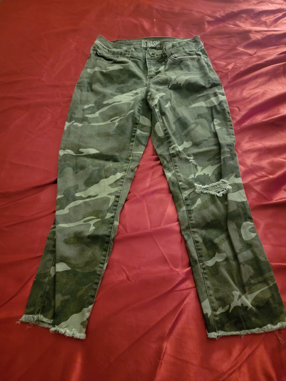 Rewash Women's Green Camo Distressed Ankle Jeans